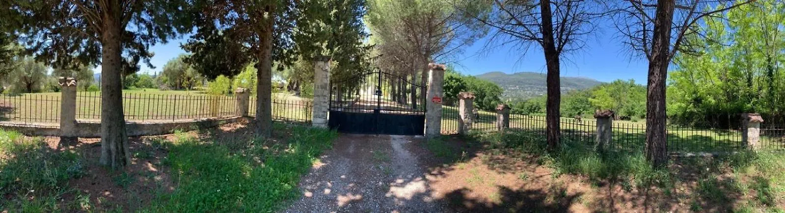 Apartament 3 Pieces Au Dernier Etage Dans Bastide Grassoise Grasse Francja