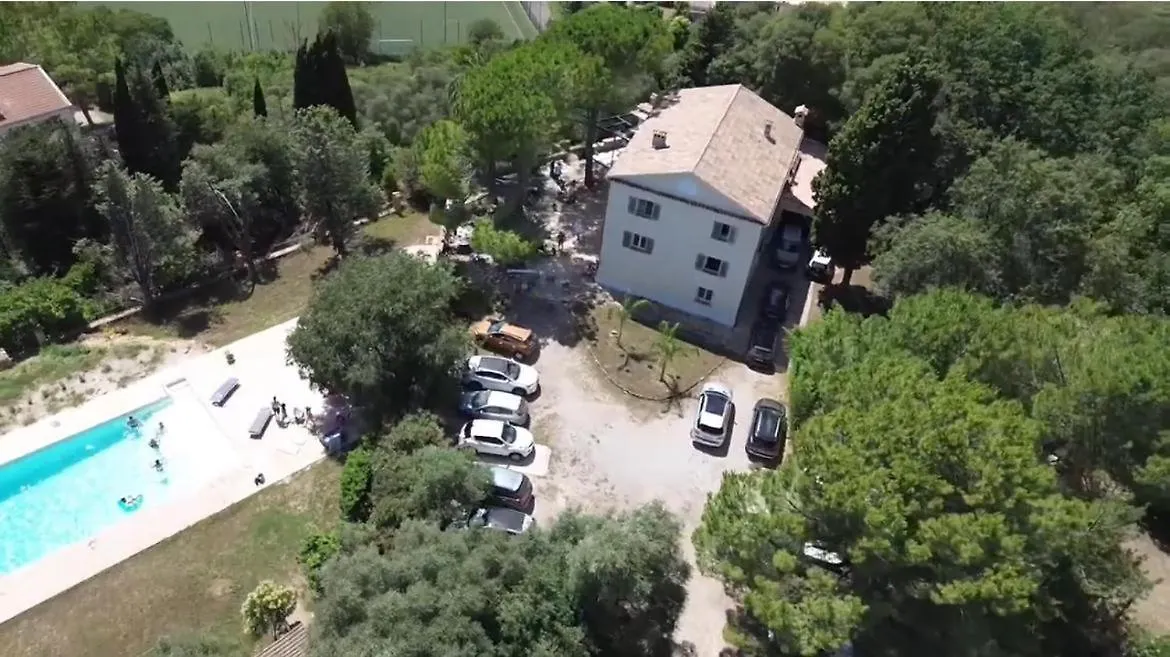 Apartament 3 Pieces Au Dernier Etage Dans Bastide Grassoise Grasse Francja